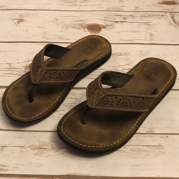 Clarks Shoes - 🌴🐟 Clark’s leather sandals 🌴🐟